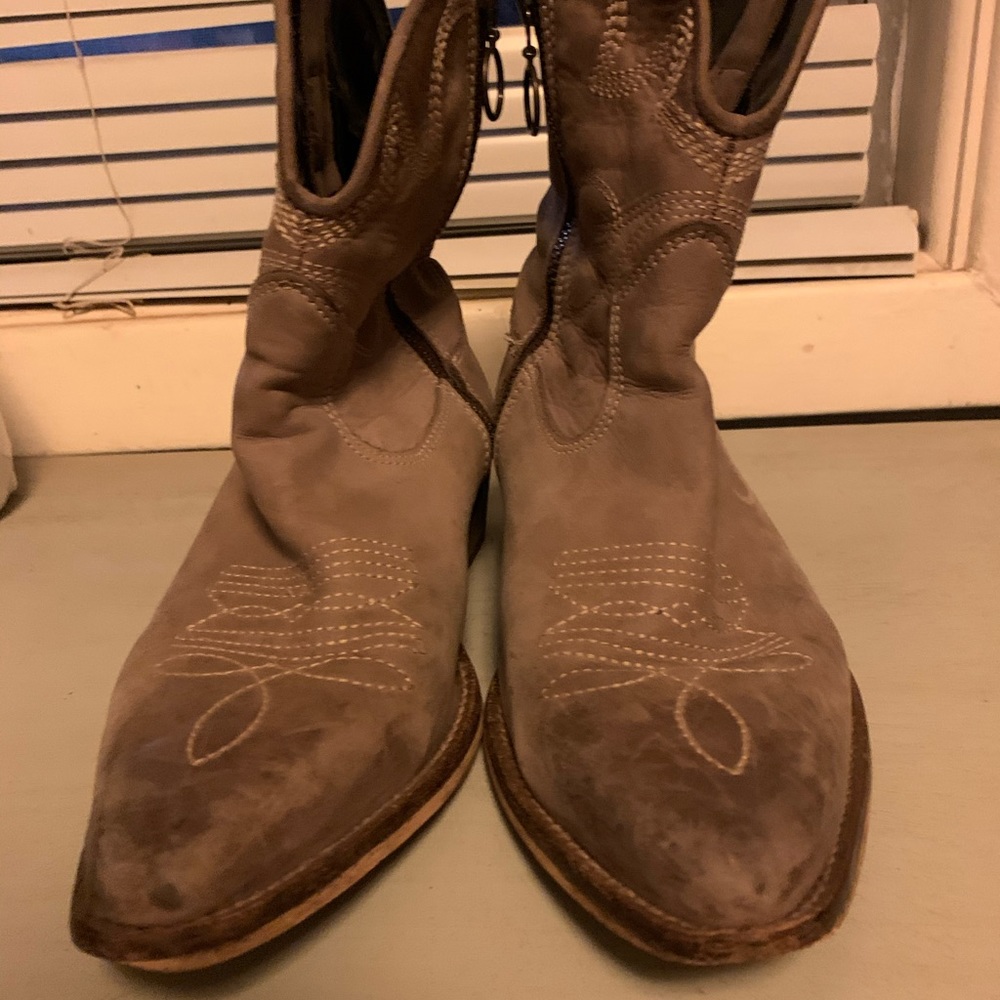 Kelly and Katie Boots
